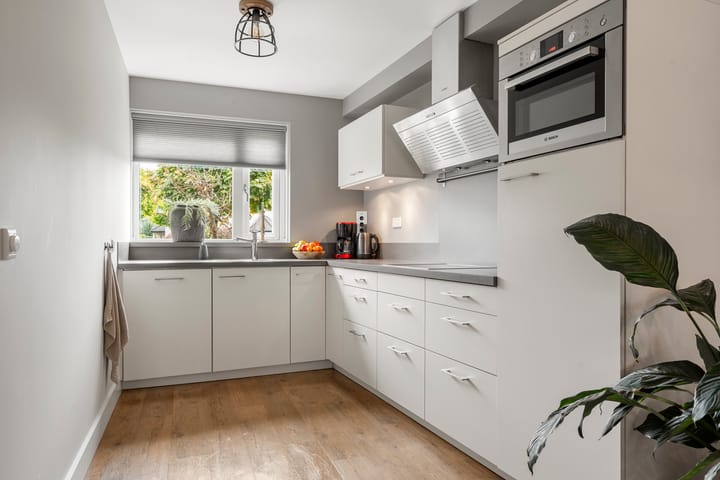 Photo 12 of Van Rijnesteinlaan 13