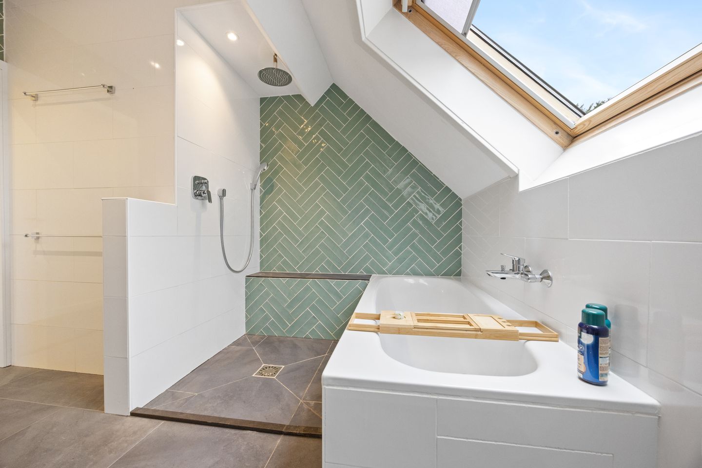 Foto 64 van Grafwegenerstrasse 16