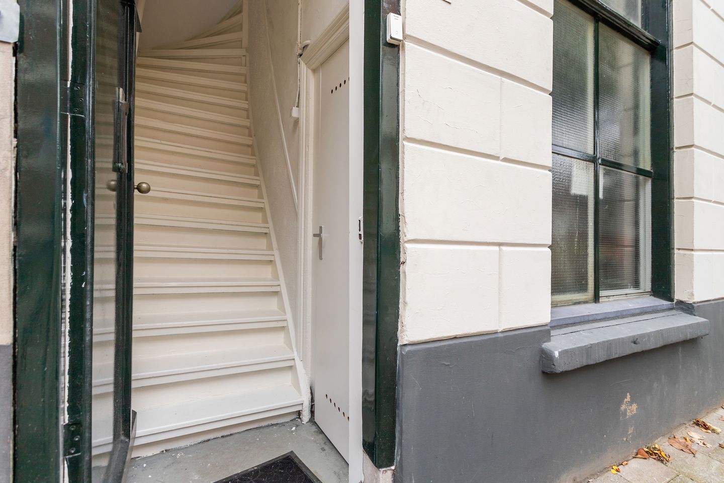 Photo 5 of Riouwstraat 1