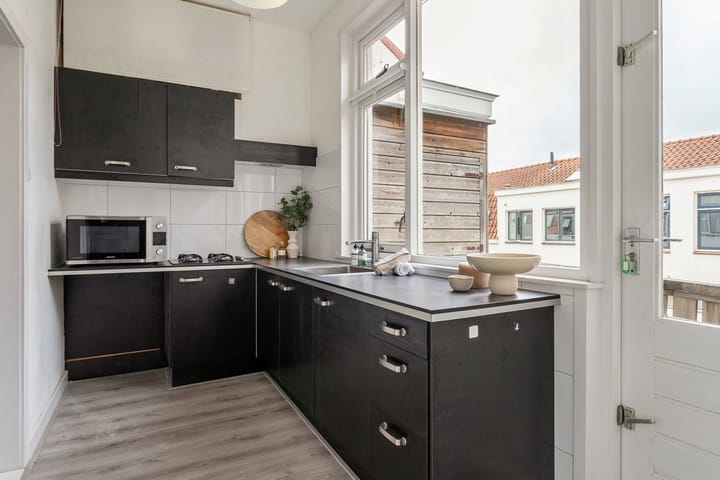 Photo 14 of Riouwstraat 1