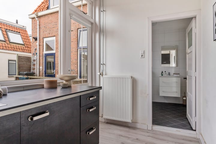 Photo 15 of Riouwstraat 1