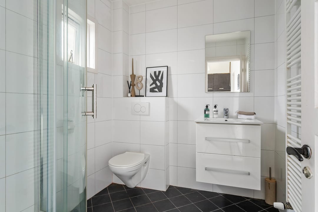 Photo 16 of Riouwstraat 1