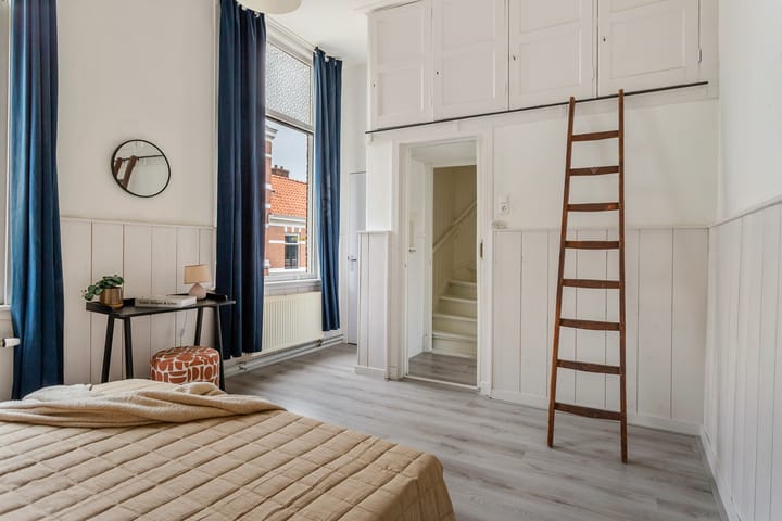 Photo 19 of Riouwstraat 1