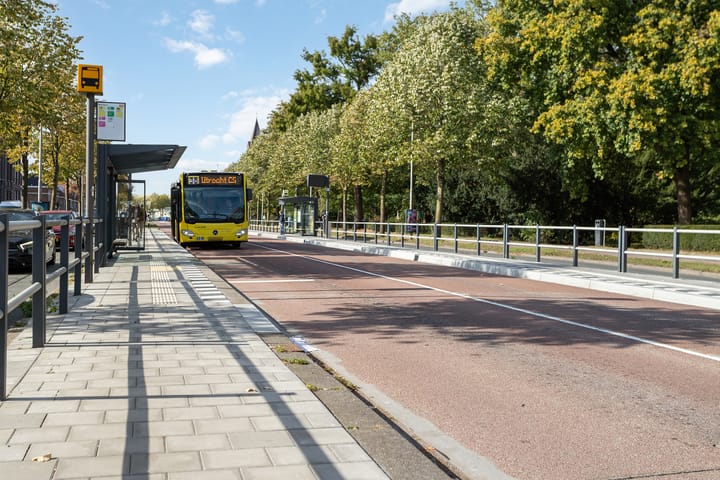 Photo 23 of Riouwstraat 1