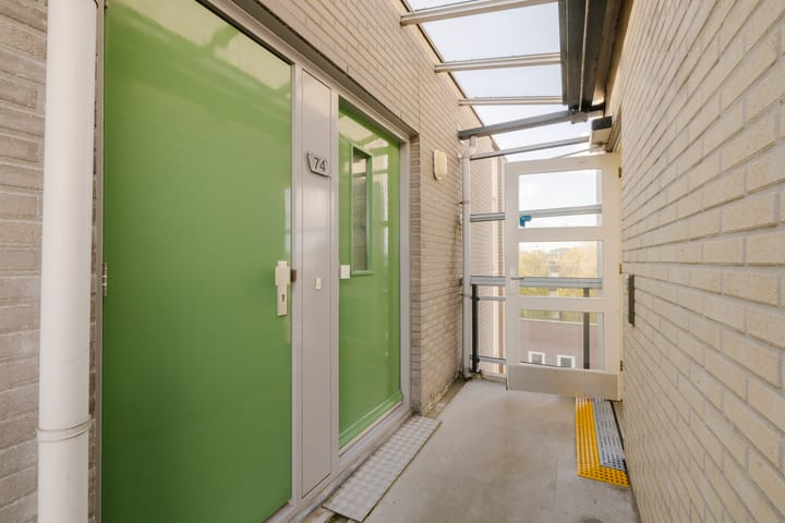 Foto 6 van Christina van Erphof 74