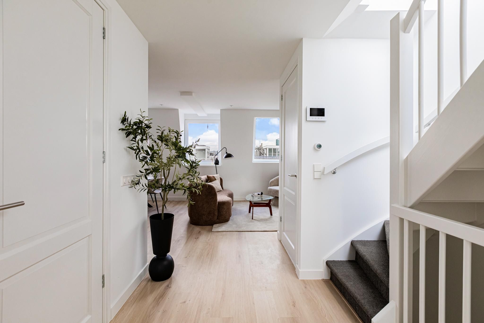 Photo 27 of Eerste Helmersstraat 215-E