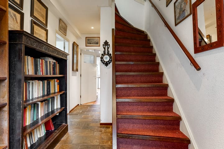 Photo 12 of Bernhardstraat 24