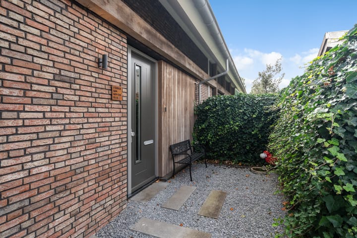 Photo 10 of Voorweg 113-K