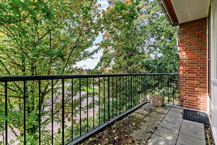 Photo 15 of Bernhardstraat 24