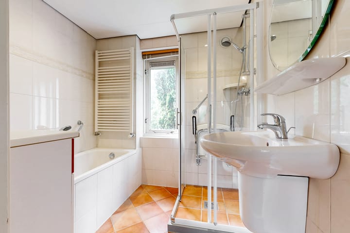 Photo 19 of Bernhardstraat 24