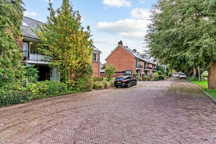 Photo 34 of Bernhardstraat 24