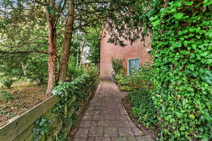 Photo 31 of Bernhardstraat 24