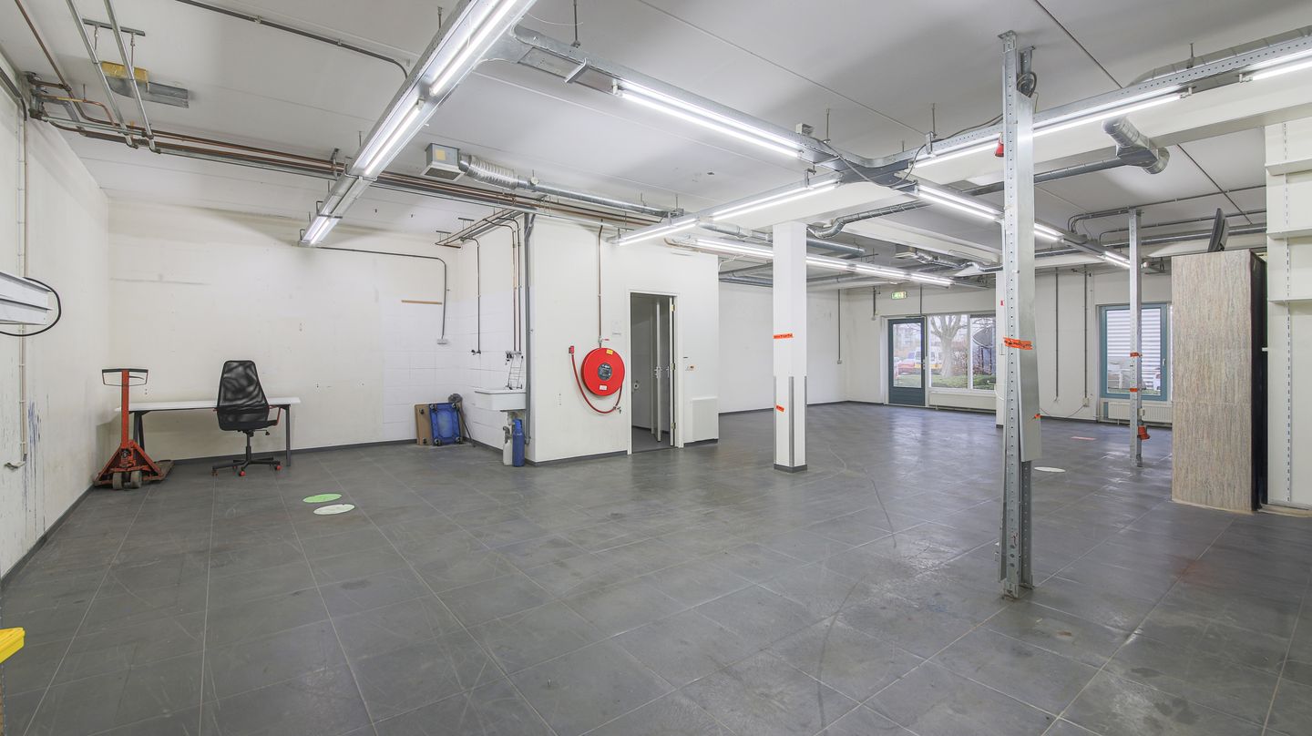 View photo 3 of Sniep 77