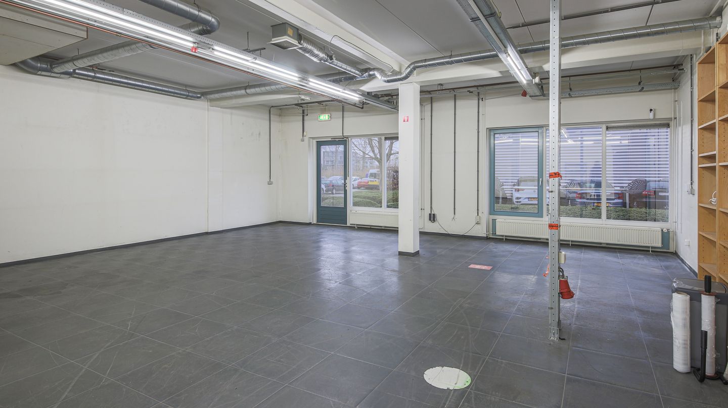 View photo 4 of Sniep 77