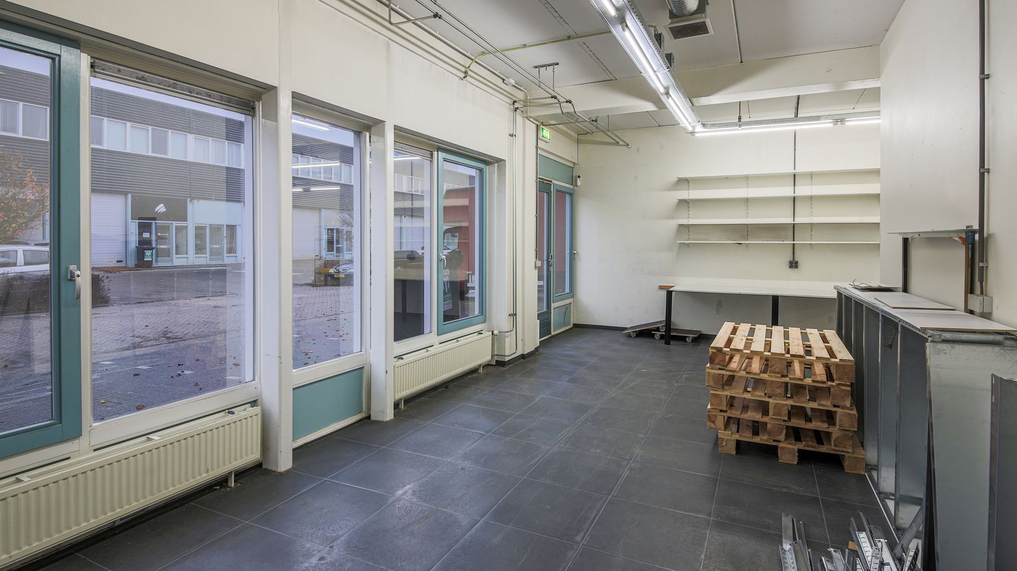 View photo 5 of Sniep 77