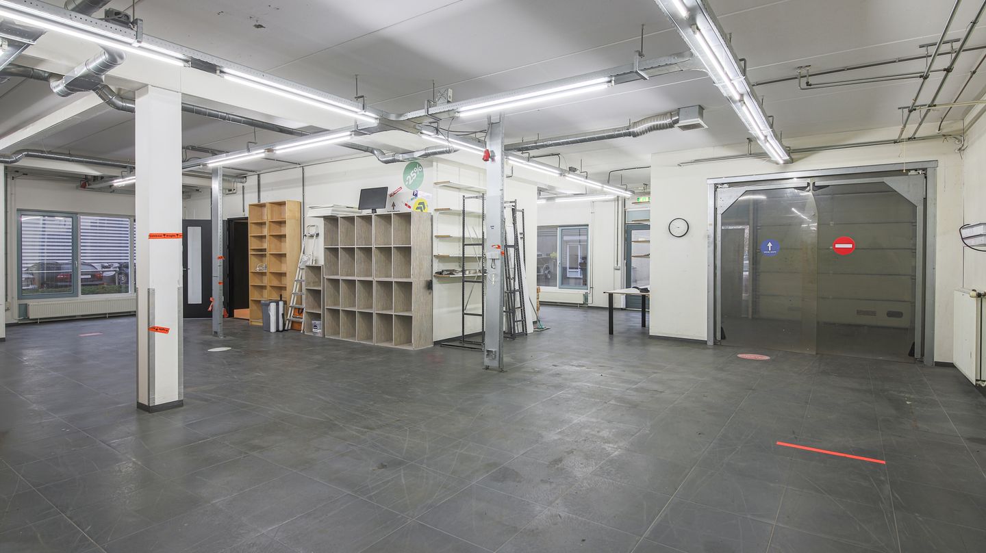 View photo 2 of Sniep 77