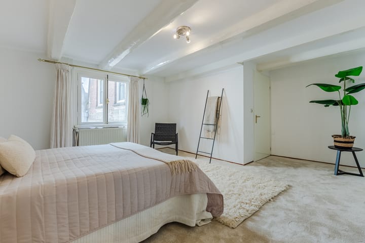 Photo 4 of Oudezijds Voorburgwal 84