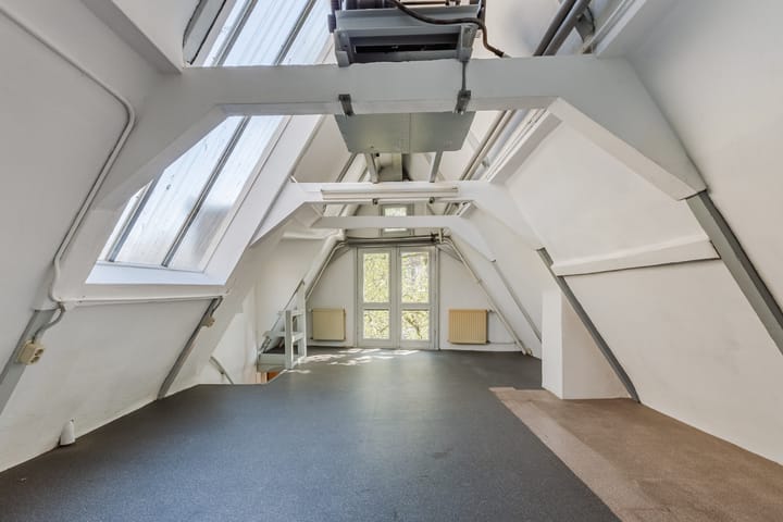 Photo 39 of Oudezijds Voorburgwal 84