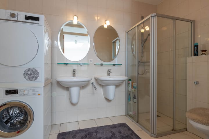 Photo 25 of Voerstraat 8