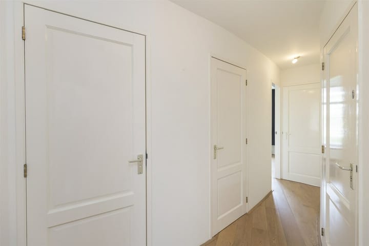 Photo 5 of Van Ostadestraat 19-2