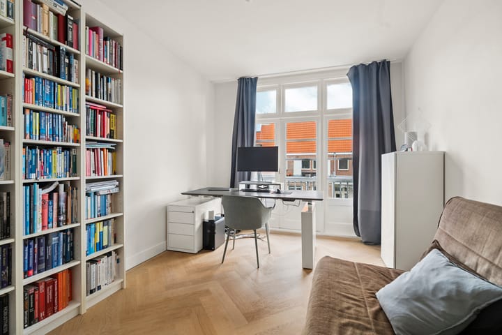 Photo 6 of Van Tuyll van Serooskerkenweg 88-3