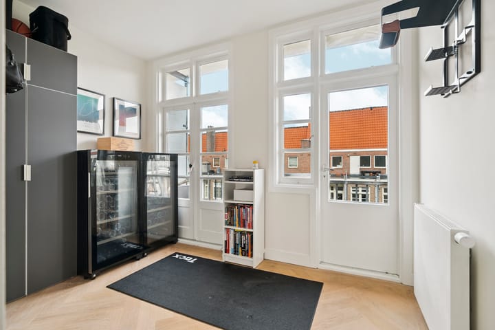 Photo 8 of Van Tuyll van Serooskerkenweg 88-3