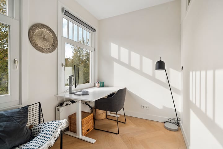 Photo 12 of Van Tuyll van Serooskerkenweg 88-3