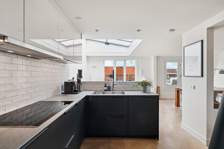 Photo 26 of Van Tuyll van Serooskerkenweg 88-3