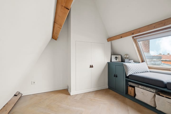 Photo 31 of Van Tuyll van Serooskerkenweg 88-3