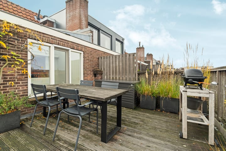 Photo 32 of Van Tuyll van Serooskerkenweg 88-3