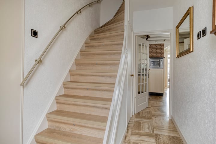 Photo 10 of Bernhardstraat 24