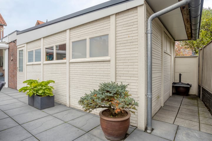 Photo 32 of Bernhardstraat 24