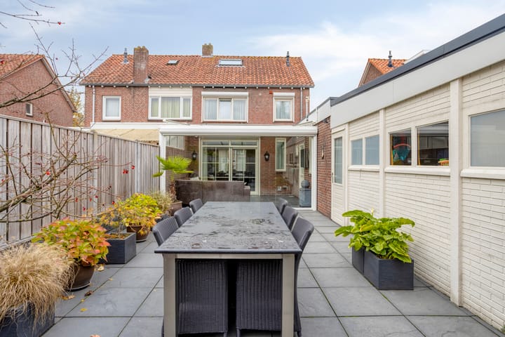 Photo 33 of Bernhardstraat 24