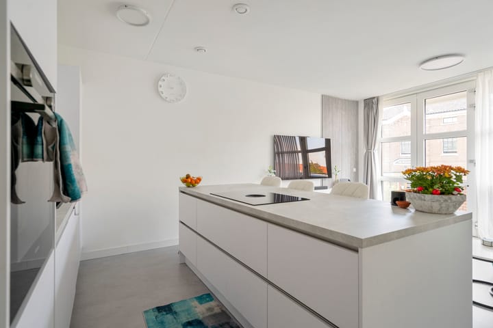 Photo 4 of Zuideinde 74-S