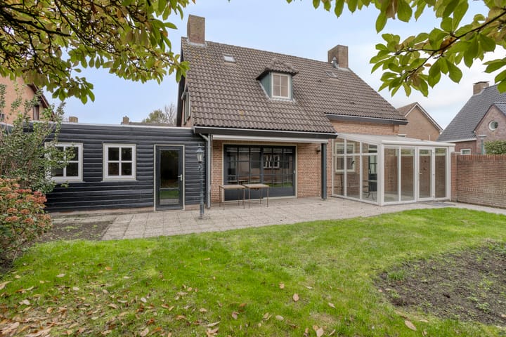 Photo 4 of Korenbloemlaan 38