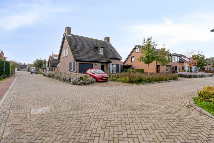 Foto 8 van Korenbloemlaan 38