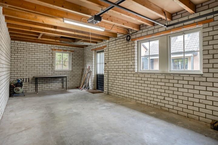 Foto 42 van Korenbloemlaan 38