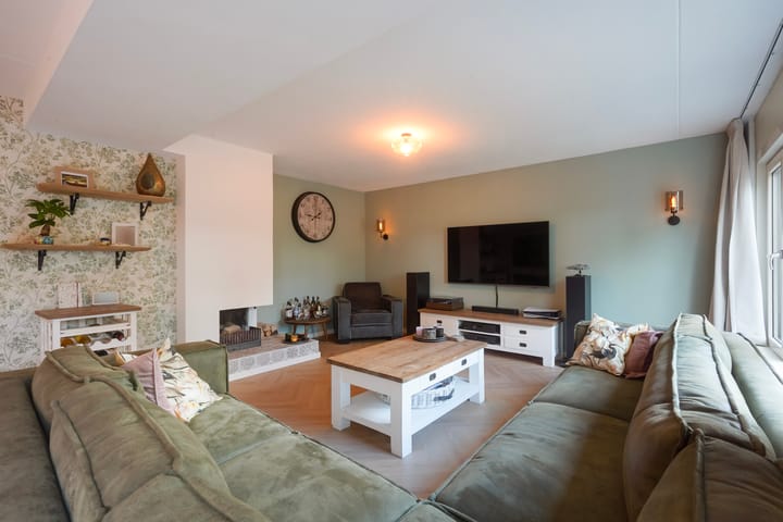 Photo 7 of Ponyweide 57