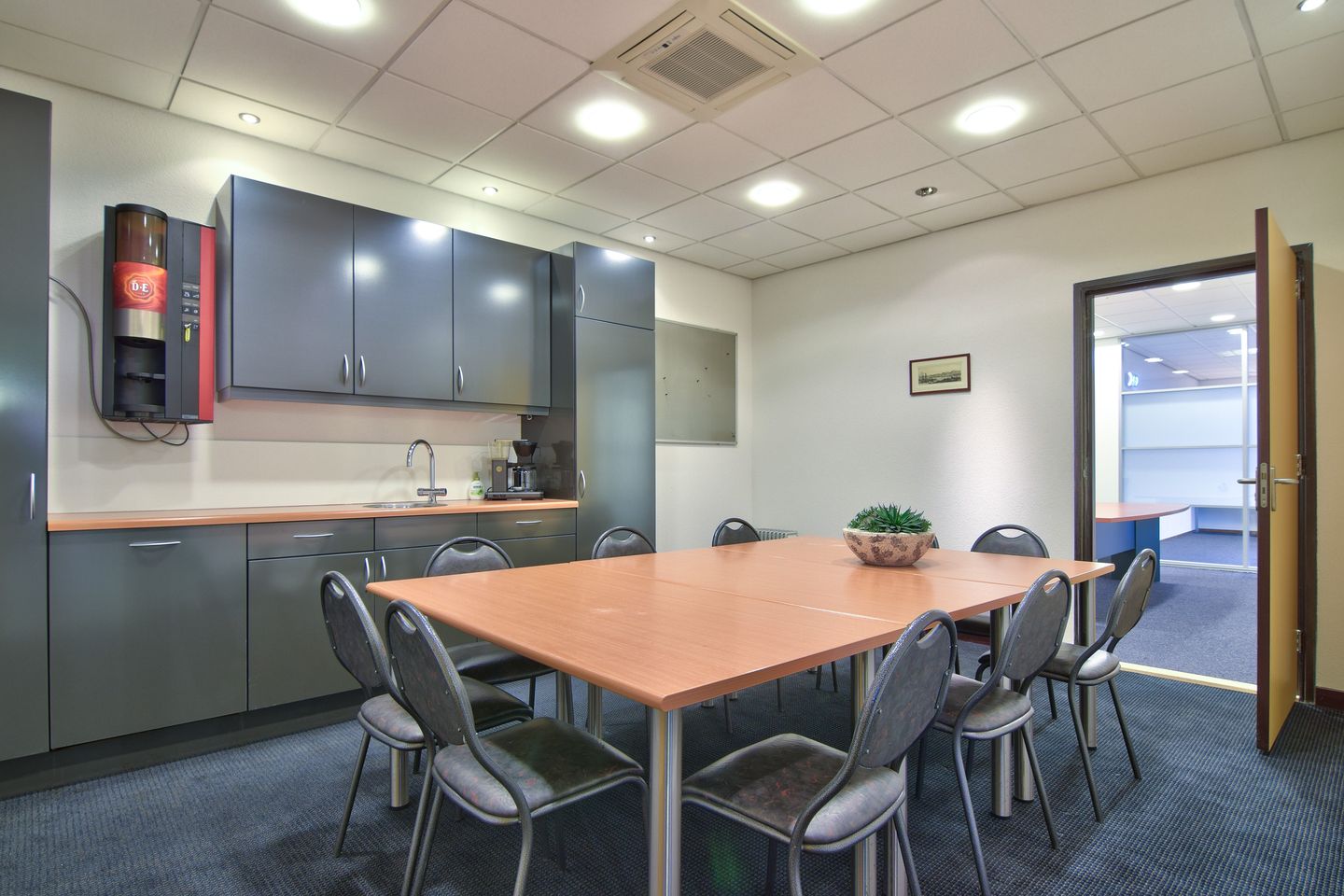 View photo 5 of Signaal 70