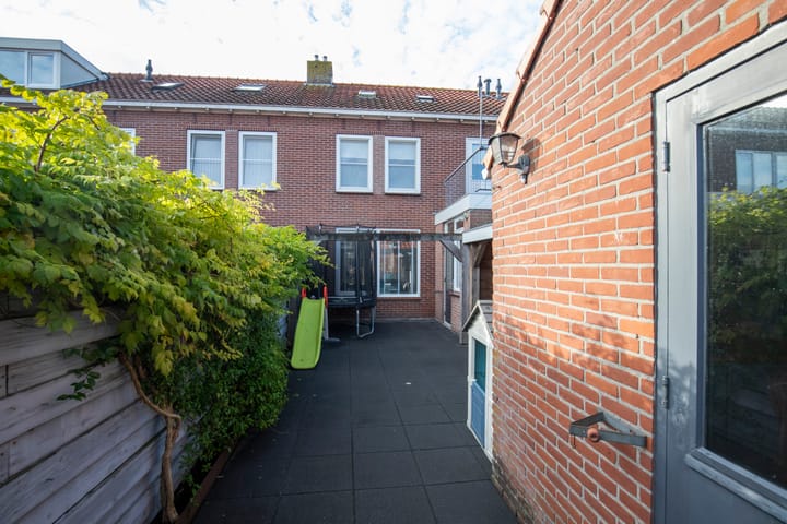 Foto 2 van Admiraal de Ruyterstraat 17