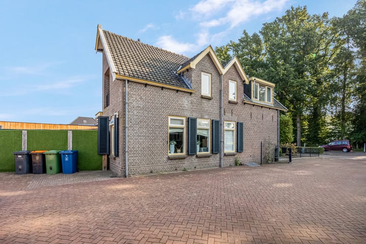 Photo 2 of Stationsweg 37