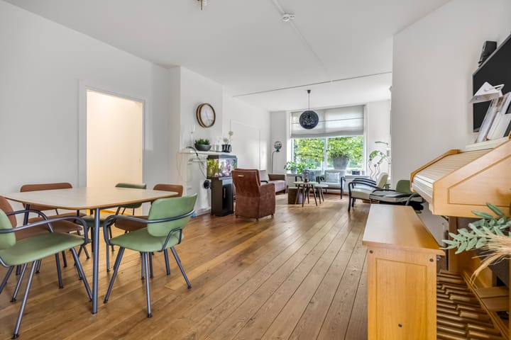 Photo 13 of Stationsweg 37