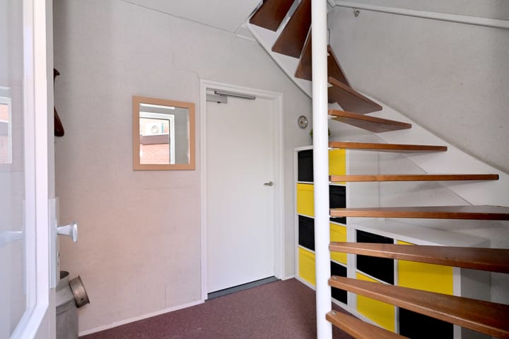 Photo 2 of Atalanta 32