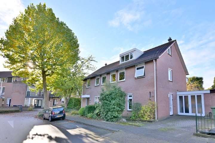 Photo 36 of Atalanta 32