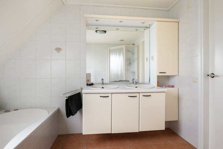 Foto 28 van Hazzelnútstrjitte 15