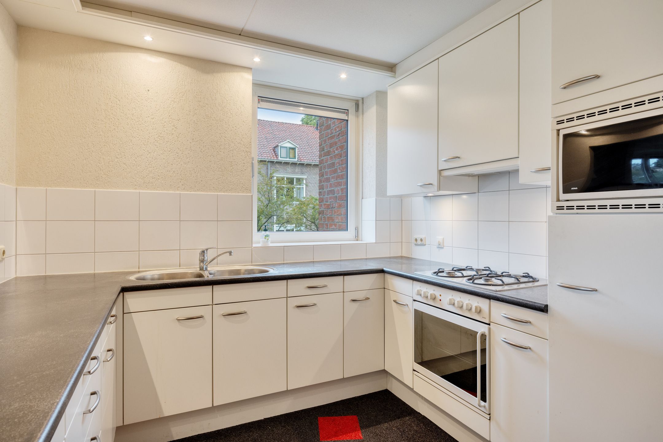 Foto 15 van Pater Leijdekkersstraat 4