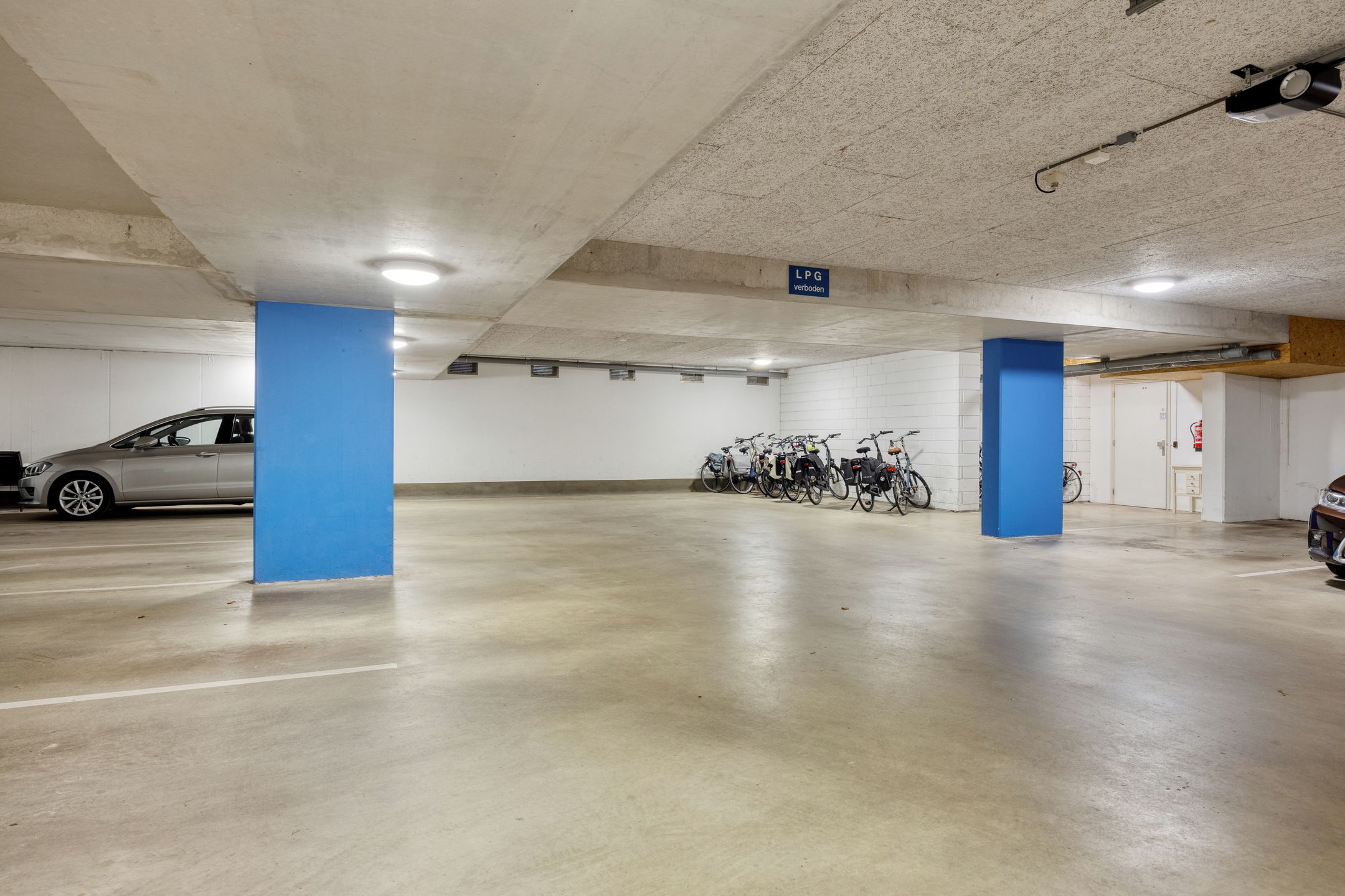 Foto 33 van Pater Leijdekkersstraat 4