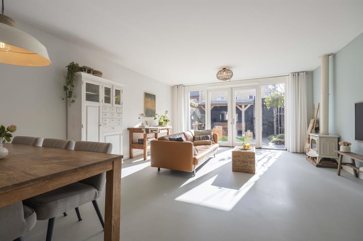 Photo 3 of Delflandstraat 1