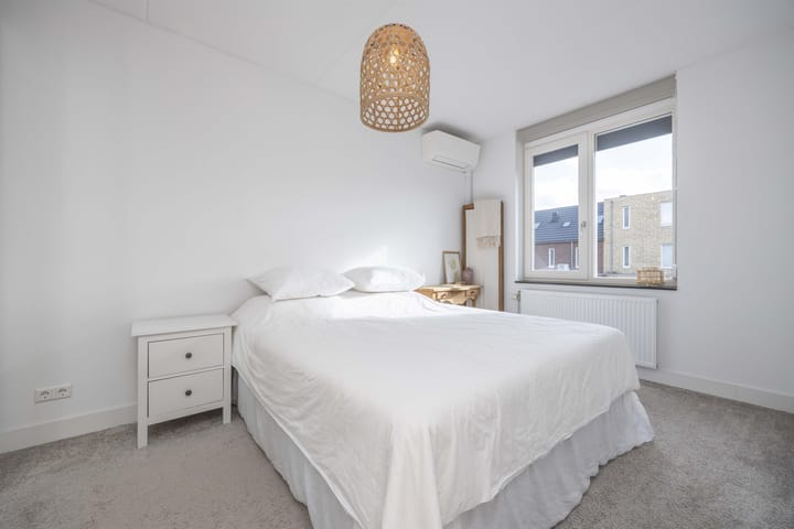 Photo 15 of Delflandstraat 1