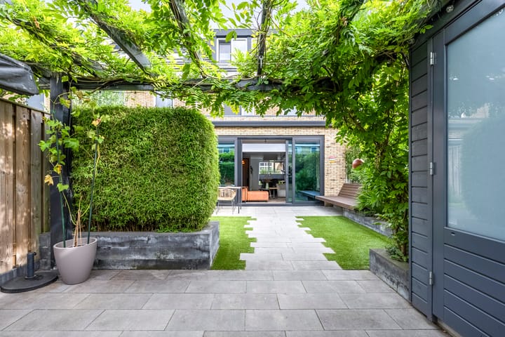 Photo 18 of Louis Hartzstraat 16